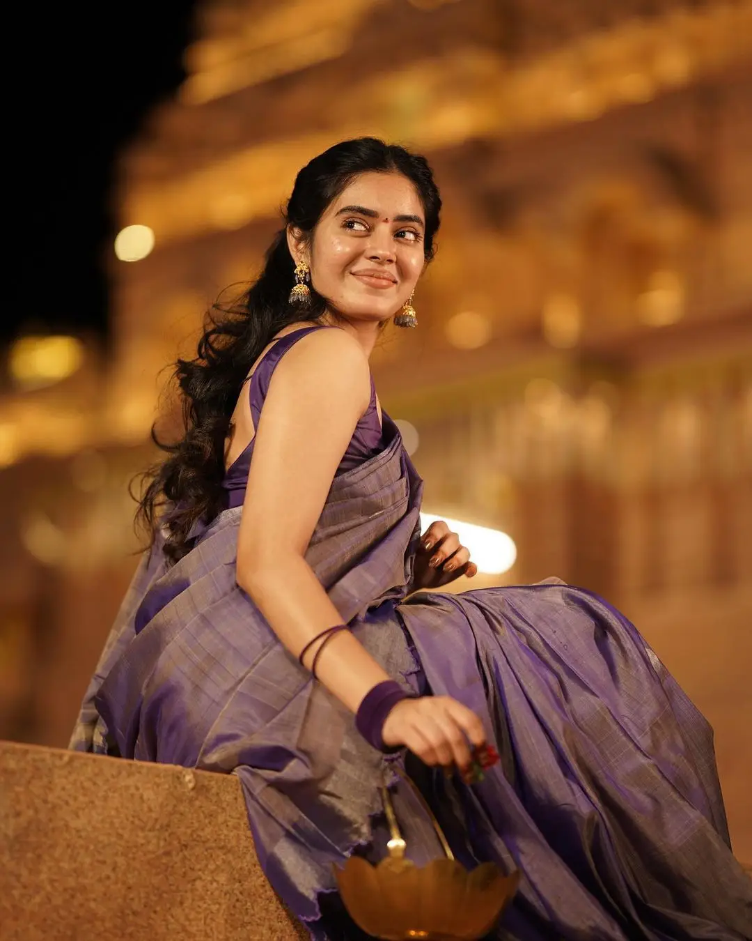 Kushita Kallapu In Traditional Violet Saree Sleeveless Blouse